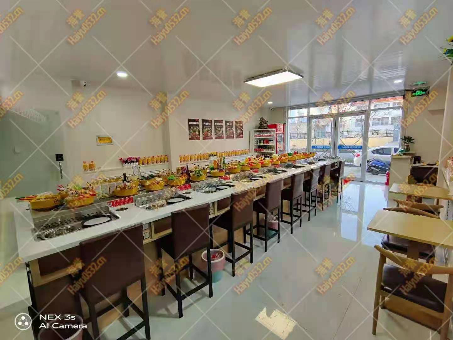 旋轉(zhuǎn)小火鍋機器多少錢一臺