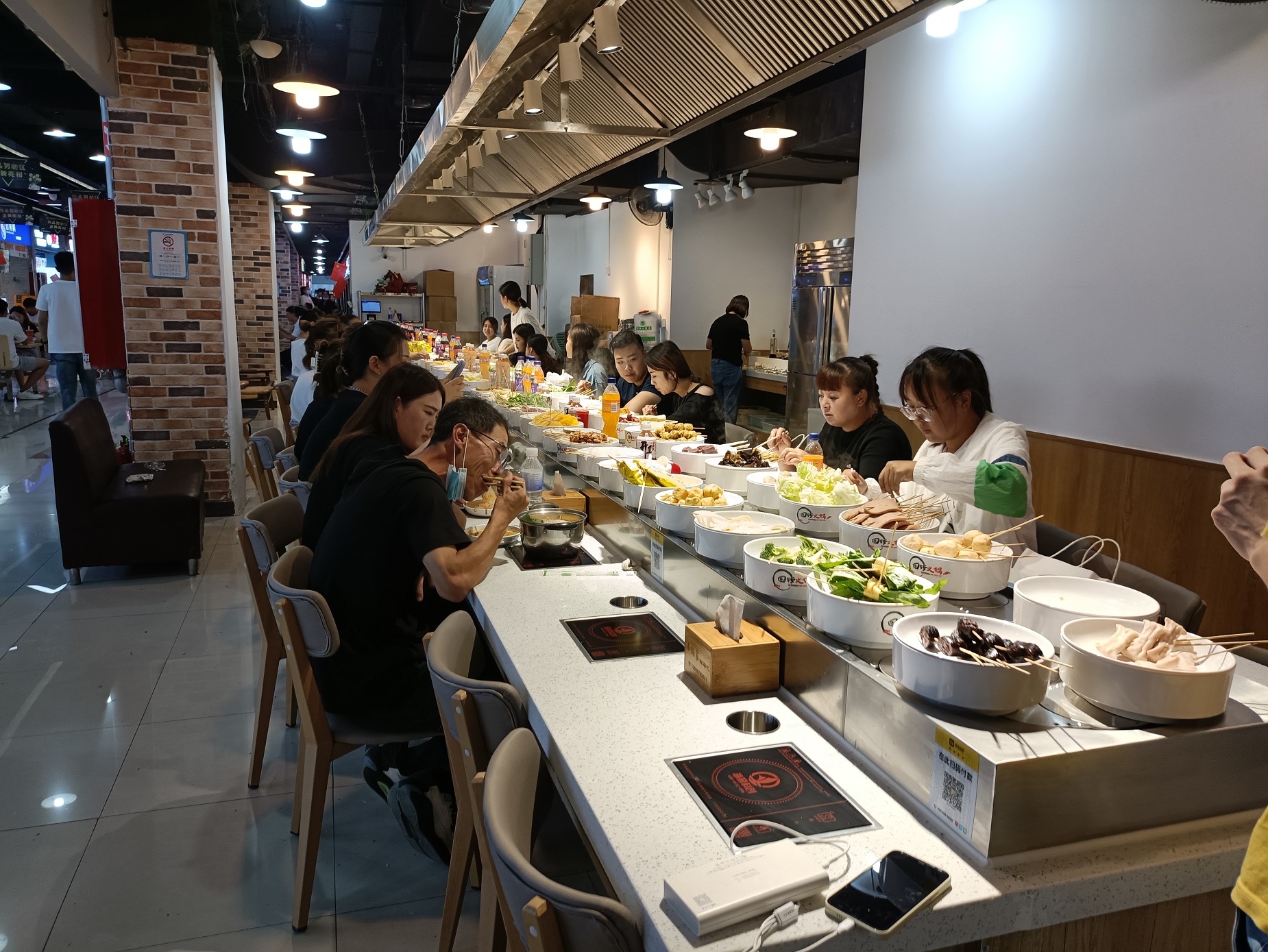 怎樣提高一家旋轉(zhuǎn)小火鍋店的送餐效率？